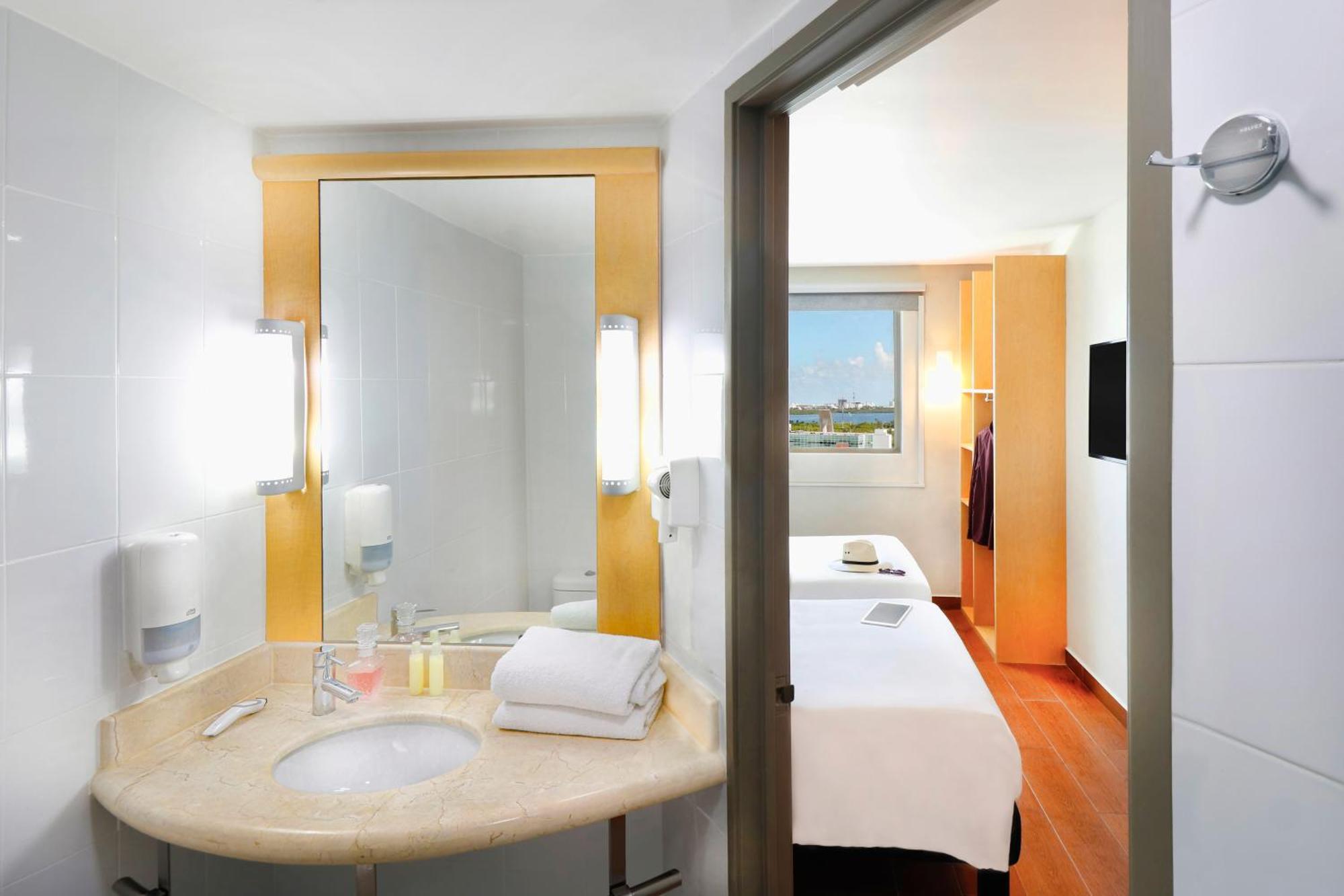 Ibis Cancun Centro Dış mekan fotoğraf